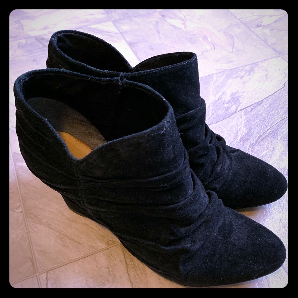 Nine West Black Suede Booties Size 10.5